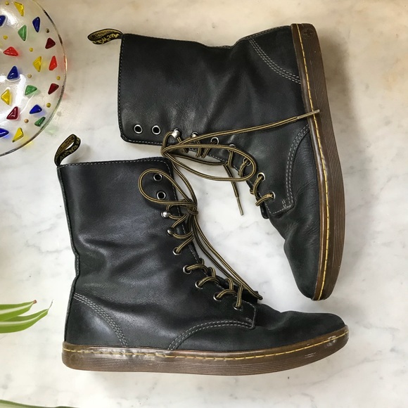 Dr. Martens Shoes - Dr. Marten Lace up combat boots size 9